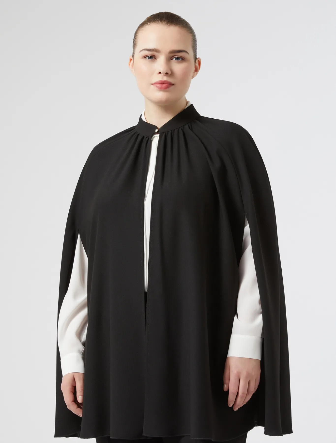 Marina Rinaldi Cape en crêpe envers satin NOIR Online